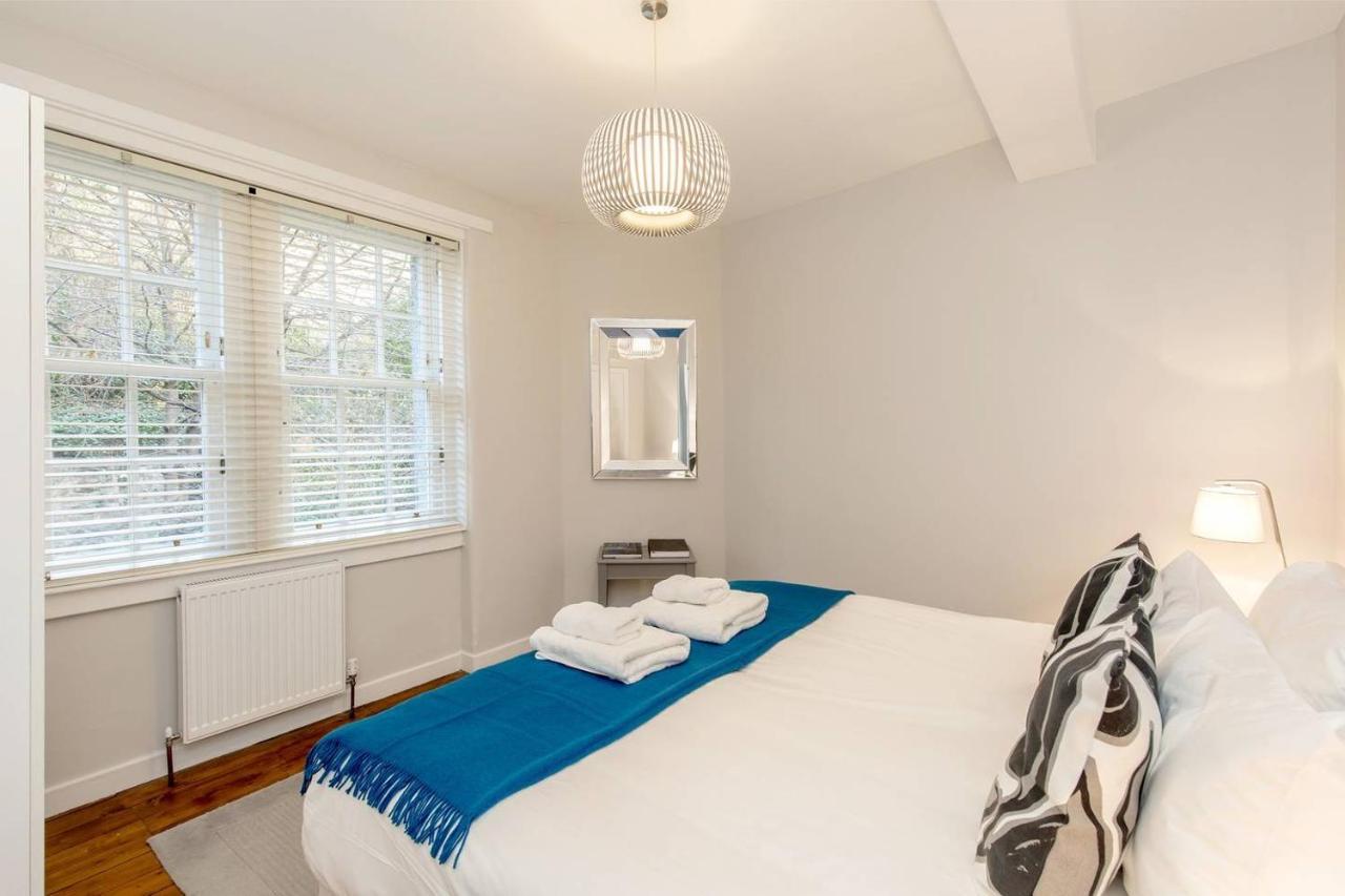 Altido Unique & Stylish Grassmarket Apt - Close To Castle Edimburgo Exterior foto
